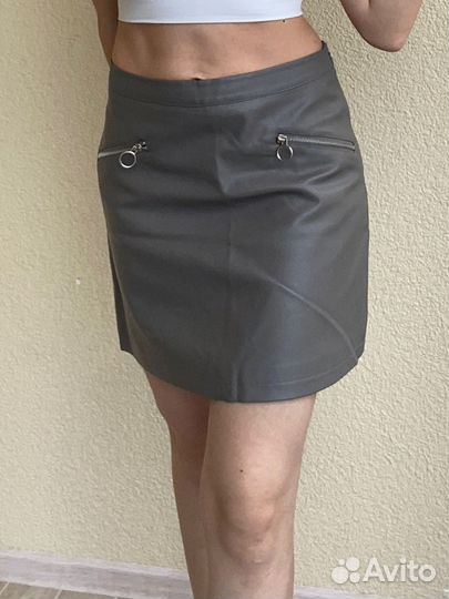 Кожаная мини юбка