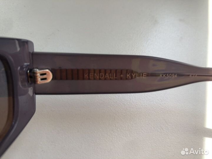 Солнцезащитные очки Kendall and Kylie