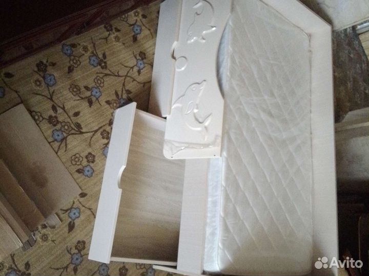 Детская кроватка