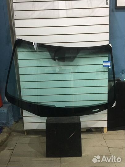 Лобовое стекло Мазда 3. Замена за 1 час