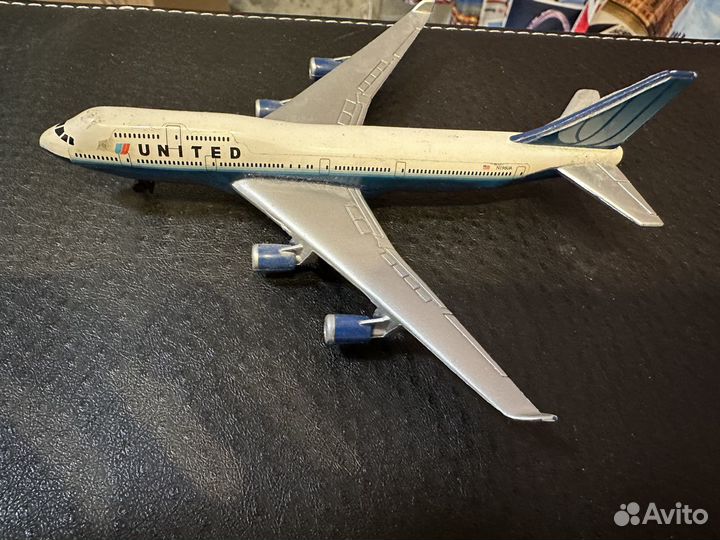 Коллекционная модель самолета United
