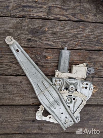 Стеклоподъемник Задний Тойота Авенсис 2 Т25