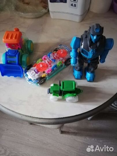 Детские музыкальные игрушки и бизиборд