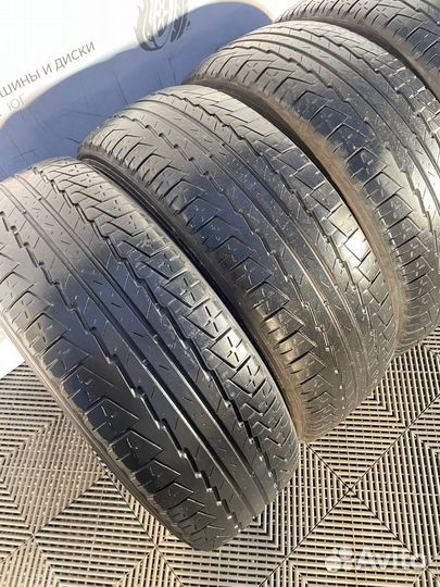 Kumho Road Venture ST KL11 235/65 R17