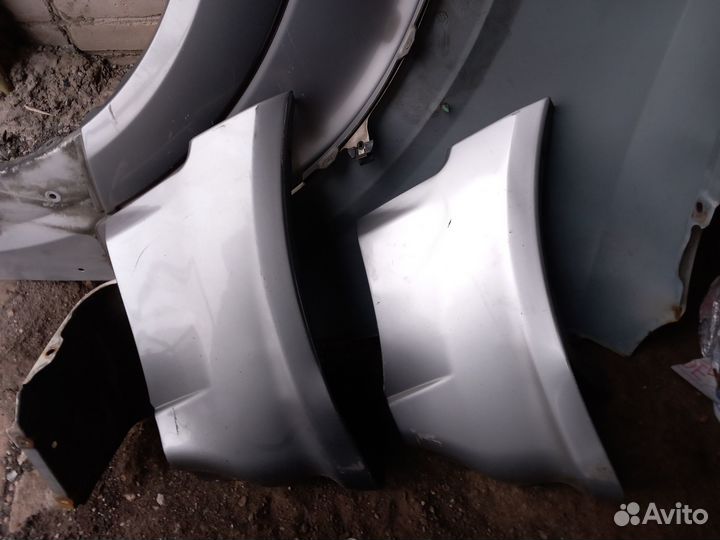 Mitsubishi Pajero 3 брызговик передний правый