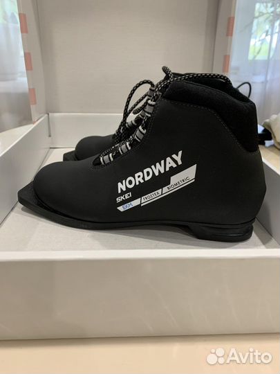 Лыжные ботинки