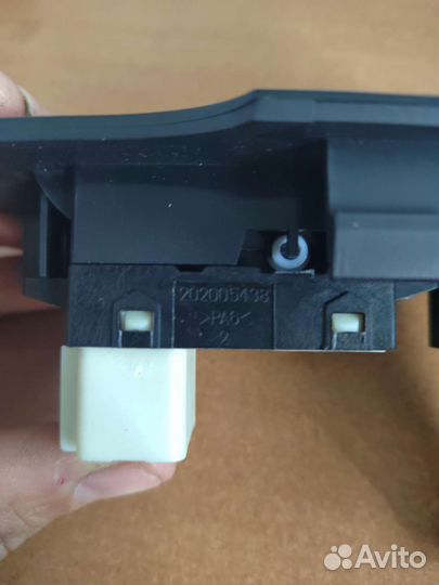 Блок кнопок задней двери правая chevrolet captiva