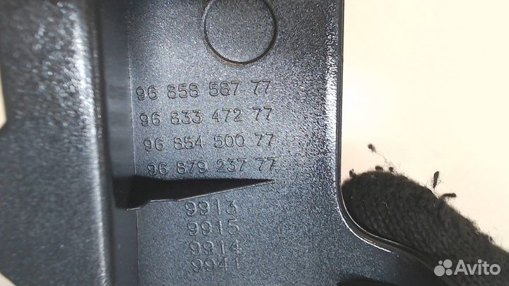 Рамка под кулису Peugeot 3008, 2010