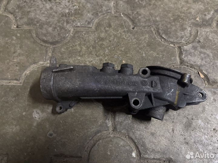 Корпус термостата Mercedes M111 W210 W202 W124