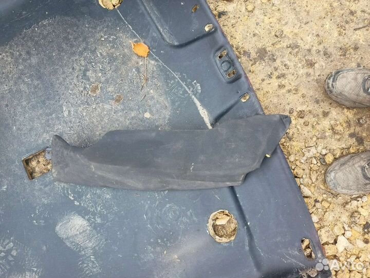 Обшивка стойки audi a4 b8