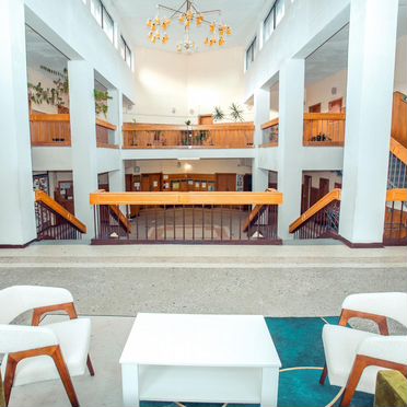 Театральный