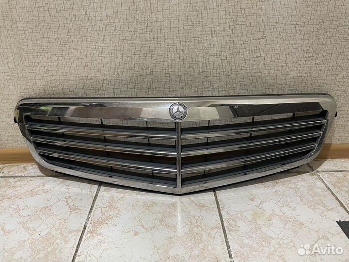 Решетка радиатора w204