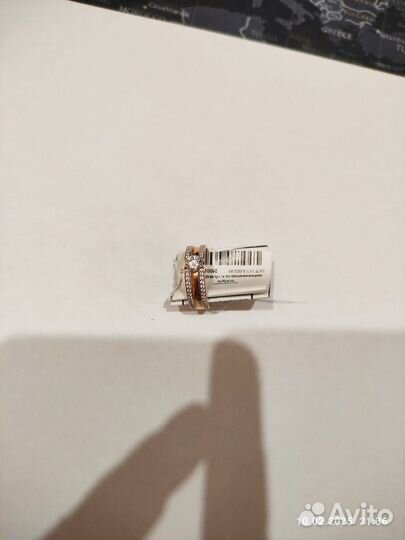 Продам женское золотое кольцо