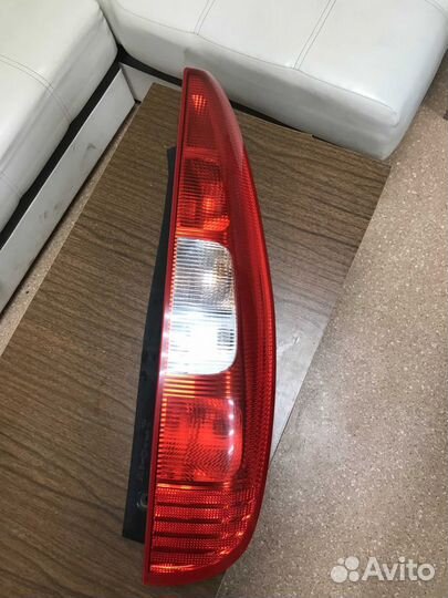 Фонарь правый Mitsubishi Colt Z30