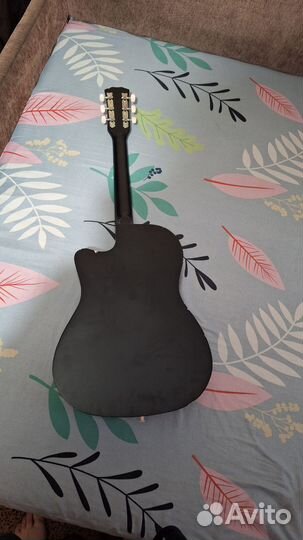 Акустическая гитара