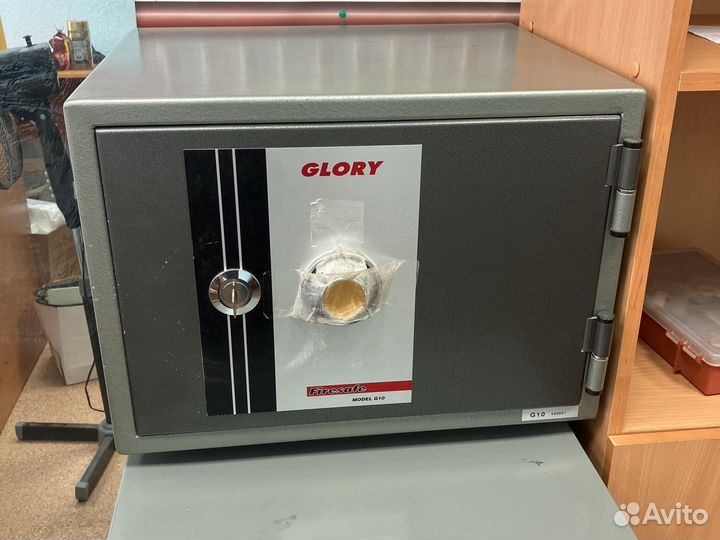 Сейф металлический