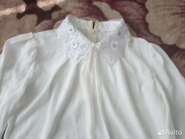 Блузка белая
