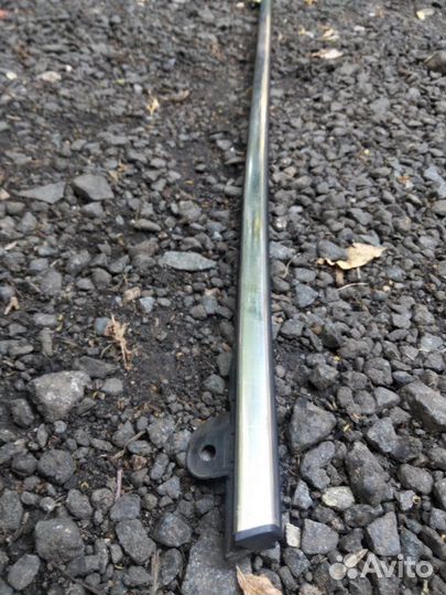 Уплотнитель стекла двери задний правый Citroen C4