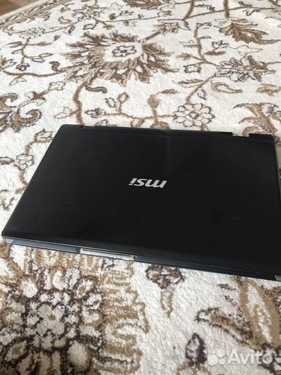 Ноутбук MSI