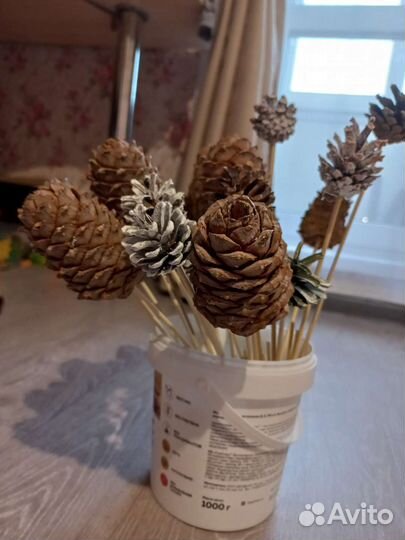 Шишки декор