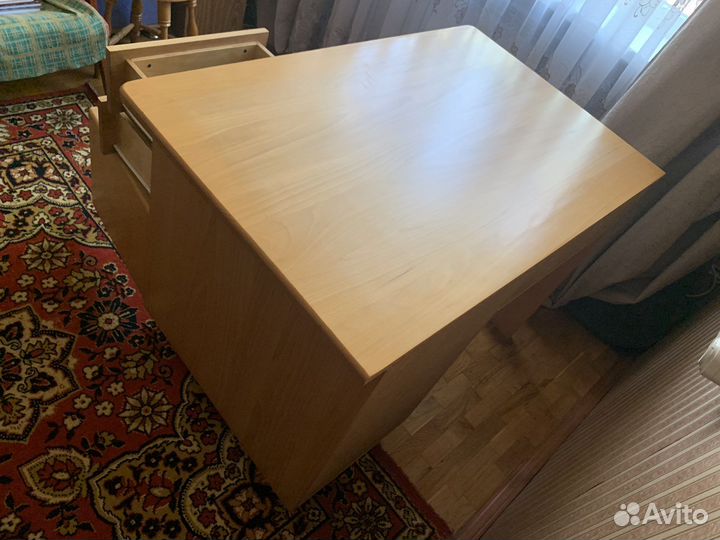 Письменный стол из массива