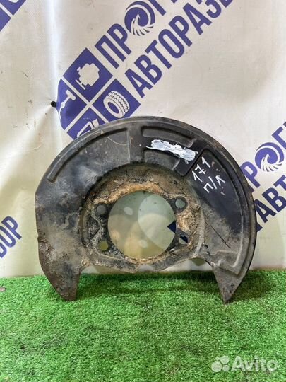 Кожух тормозного диска передний левый Nissan Teana