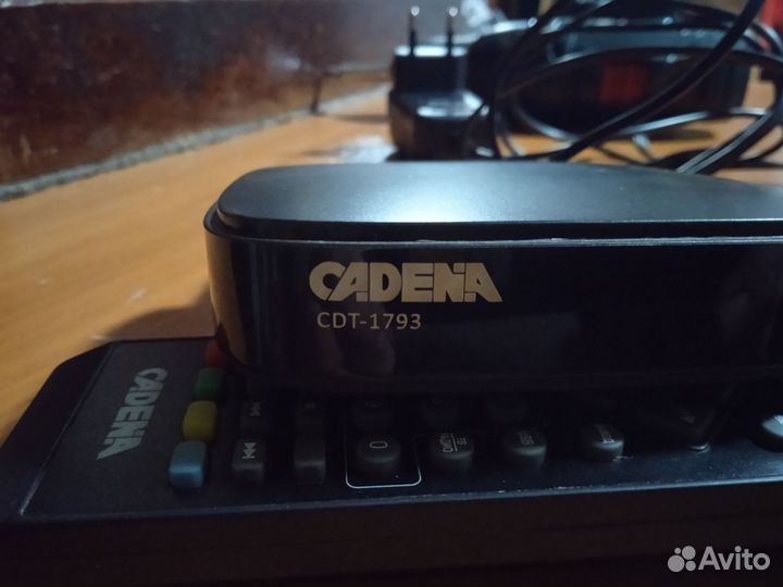 Приставка для цифрового тв Cadena CDT-1793 черный