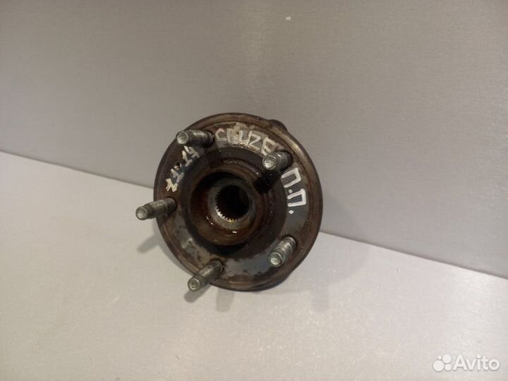 Ступица передняя правая Chevrolet Cruze хэтчбек