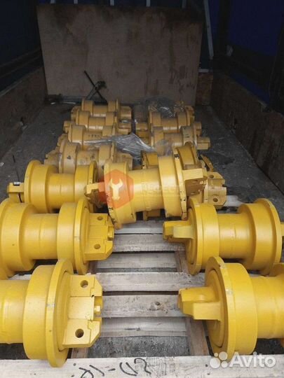 Каток поддерживающий Komatsu PC400LC-7 KM3537