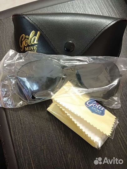 Солнцезащитные очки 