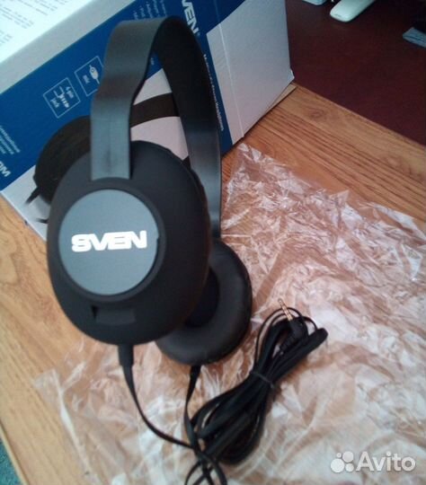 Наушники с микрофоном