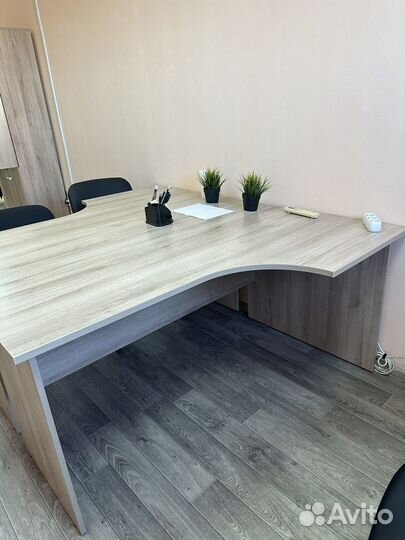 Стол угловой