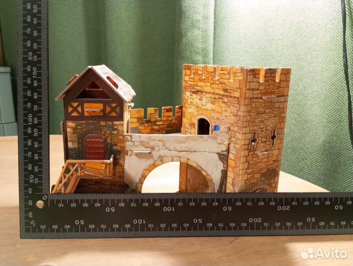 Картонный домик замок