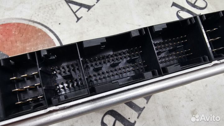 Блок управления двигателем Mercedes W221