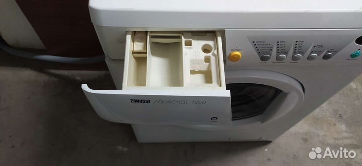 Стиралка Занусси узкая