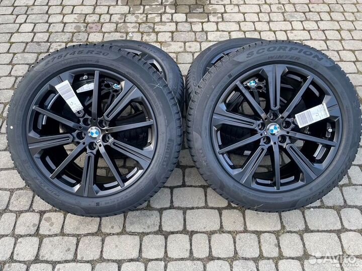 R20 Pirelli Scorpion Winter 275/45, PCD 5x112 DIA 66.6