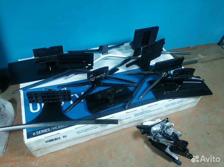 Подставканожкипод телевизор