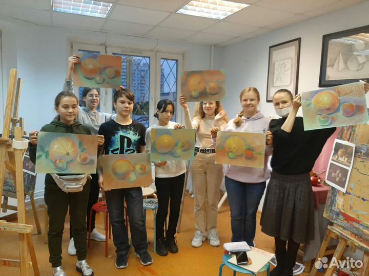 Преподаватель изобразительного искусство