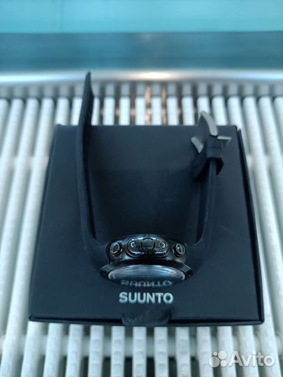 Продам подводный компьютер Suunto D6i All Black