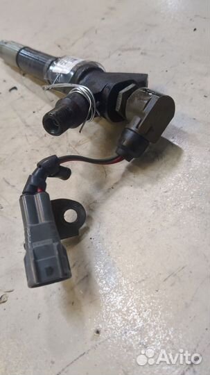 Форсунка топливная Lexus IS