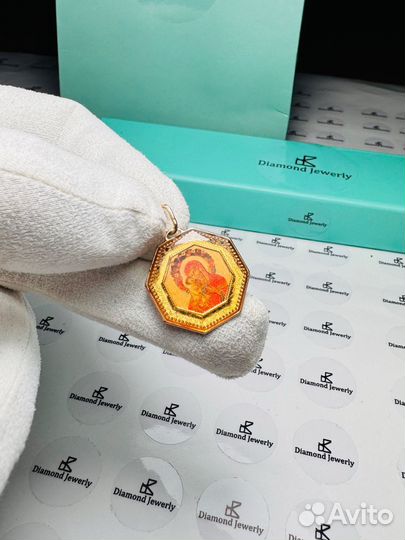 Золотой кулон икона