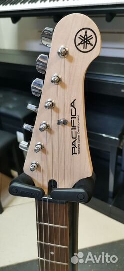Yamaha Pacifica-012 WH