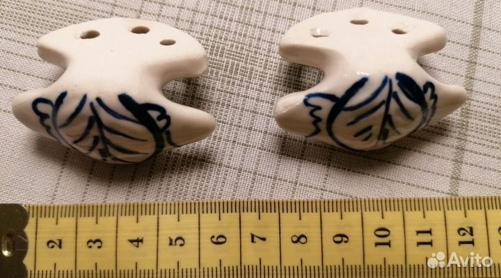 Две керамические ручки с отверстиями. Гжель