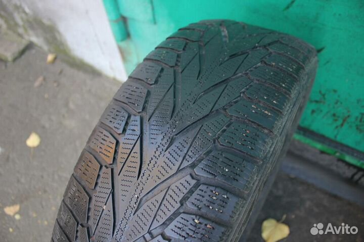 Nokian Tyres Hakkapeliitta R2 SUV 215/60 R17