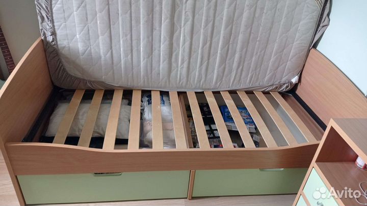 Кровать с выдвижными ящиками 90 на 190