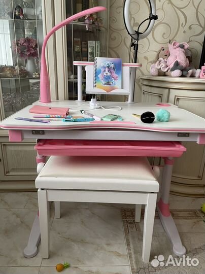 Письменный стол школьный