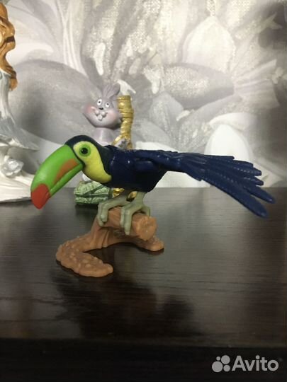 Коллекция из киндер сюрприза