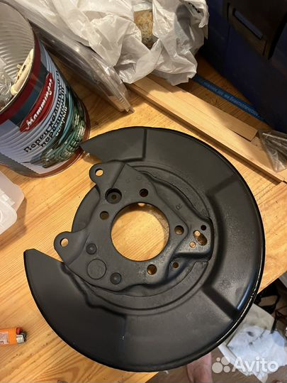 Кожух тормозного диска camry 50 задний правый