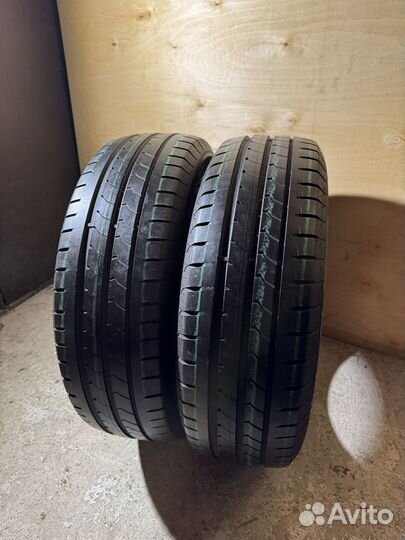 Goodyear EfficientGrip 195/60 R16