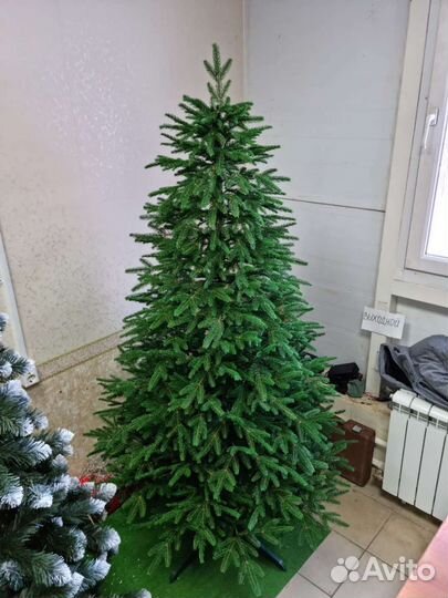 Ель литая игрушка